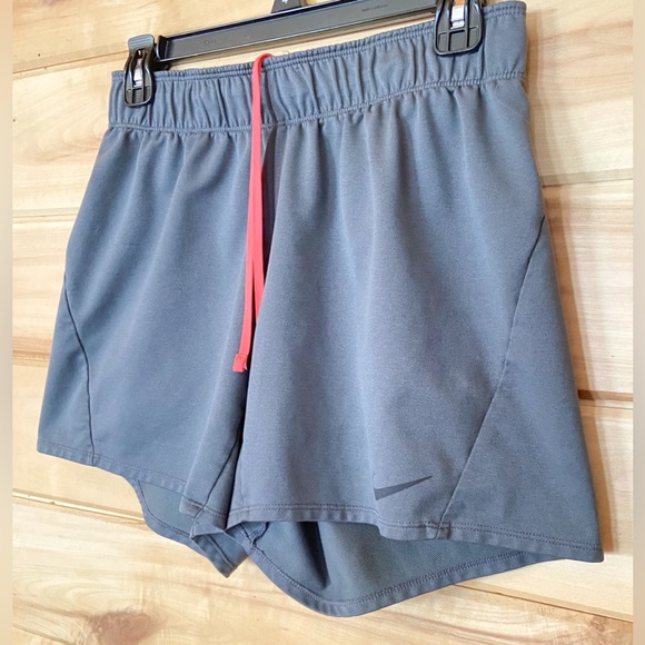 Nike Women's Athletic Shorts in Gray with Pink Accent and Drawstring Size Small - Picture 2 of 8